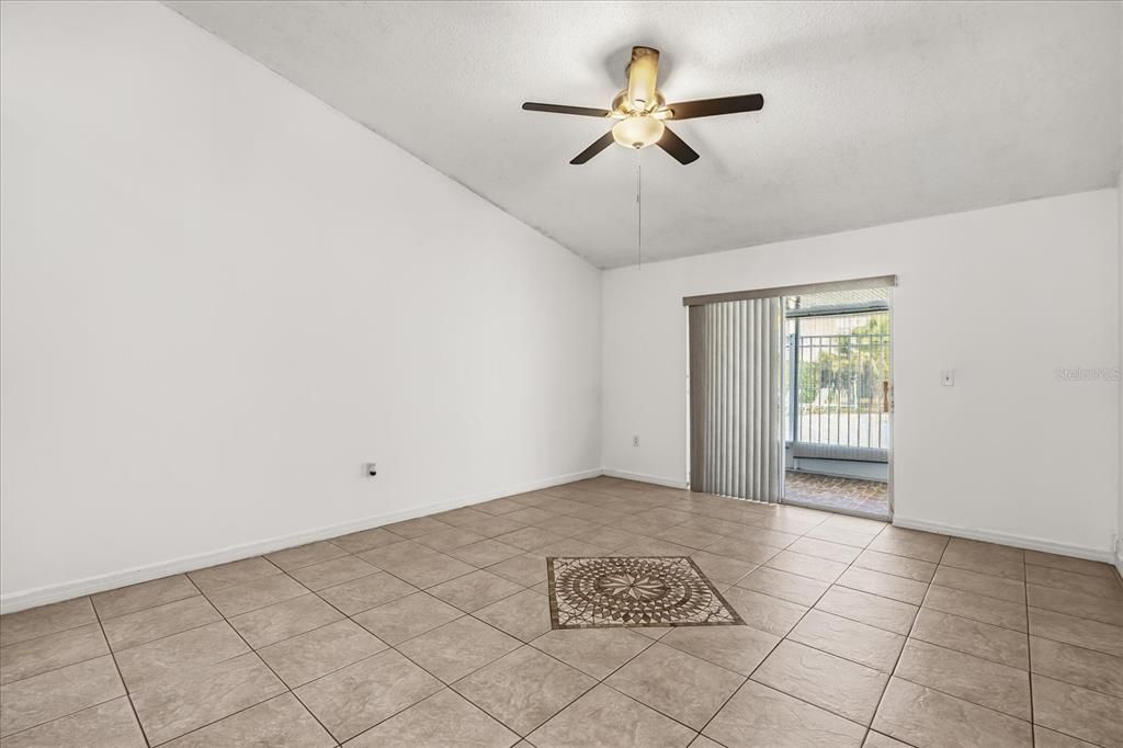 На продажу: $260,000 (3 спален, 2 ванн, 1263 Квадратных фут)