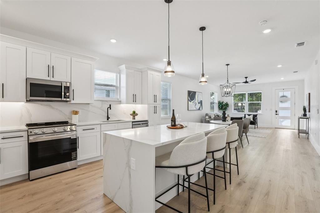 For Sale: $439,999 (3 beds, 3 baths, 1659 Square Feet)