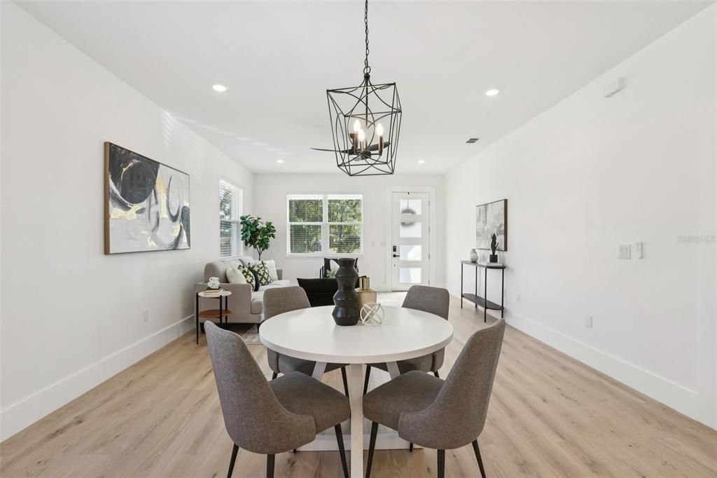 For Sale: $439,999 (3 beds, 3 baths, 1659 Square Feet)