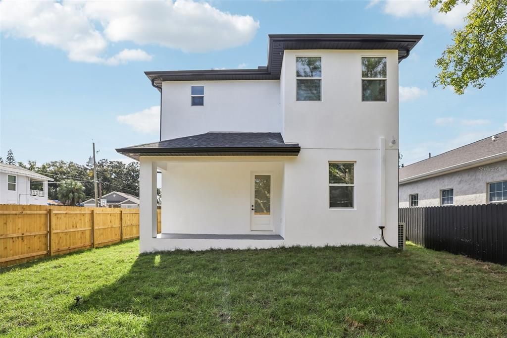 For Sale: $439,999 (3 beds, 3 baths, 1659 Square Feet)