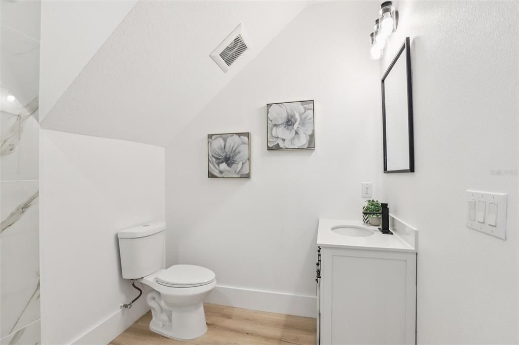 For Sale: $439,999 (3 beds, 3 baths, 1659 Square Feet)