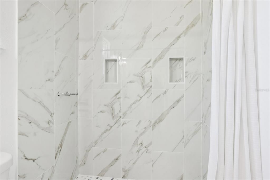 For Sale: $439,999 (3 beds, 3 baths, 1659 Square Feet)