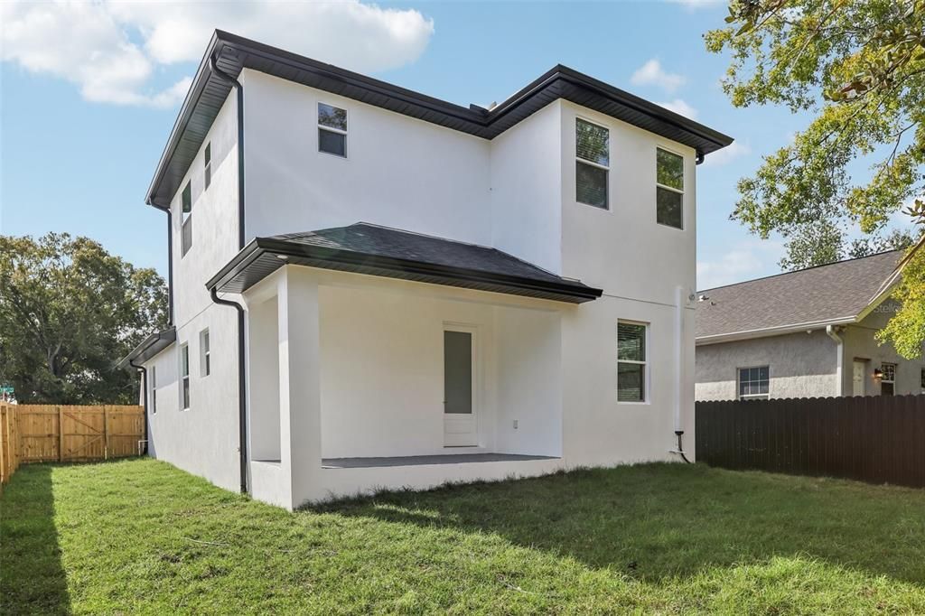 For Sale: $439,999 (3 beds, 3 baths, 1659 Square Feet)