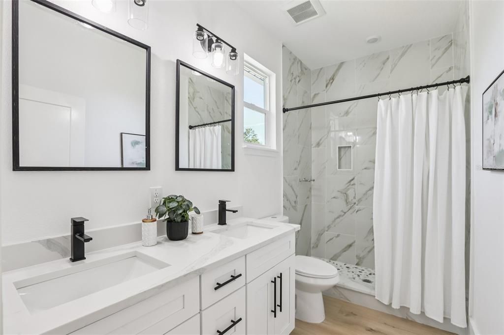 For Sale: $439,999 (3 beds, 3 baths, 1659 Square Feet)