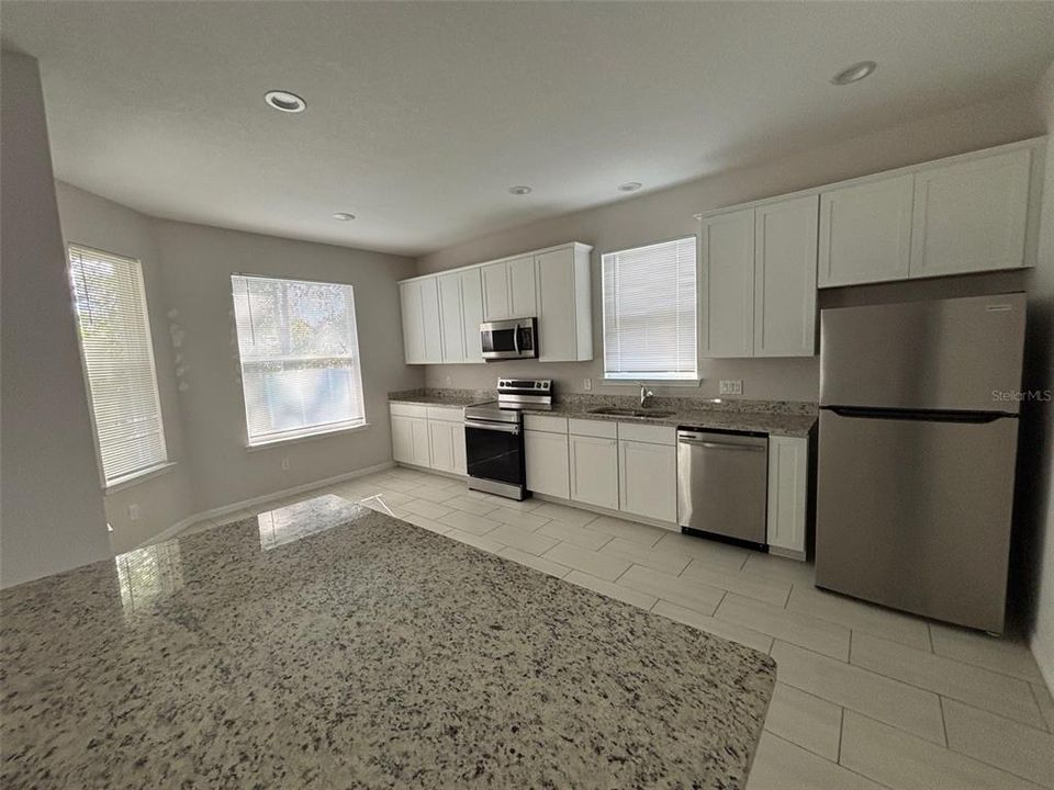 For Rent: $2,400 (4 beds, 3 baths, 1838 Square Feet)