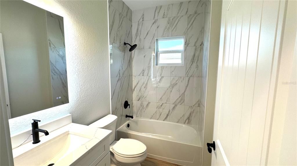 For Rent: $2,250 (4 beds, 2 baths, 1642 Square Feet)