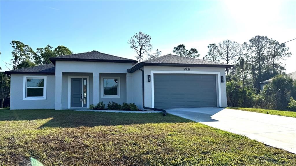 For Rent: $2,250 (4 beds, 2 baths, 1642 Square Feet)