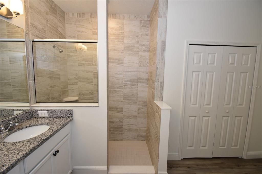 出租: $2,500 (4 贝兹, 2 浴室, 2003 平方英尺)