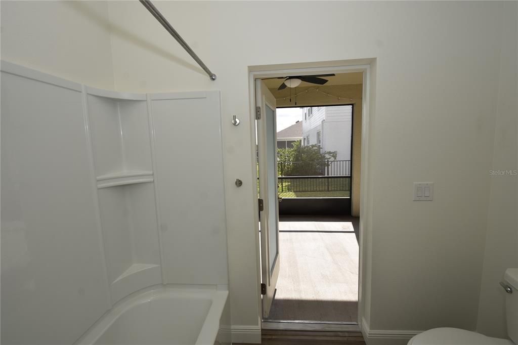 出租: $2,500 (4 贝兹, 2 浴室, 2003 平方英尺)