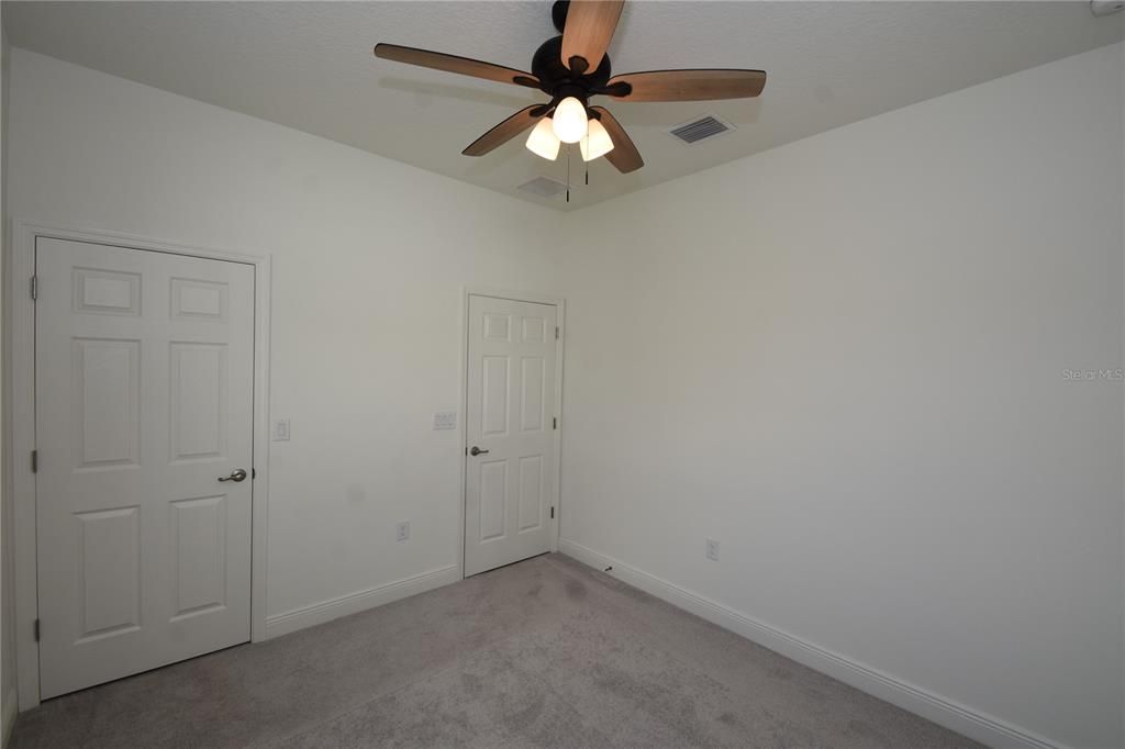 出租: $2,500 (4 贝兹, 2 浴室, 2003 平方英尺)