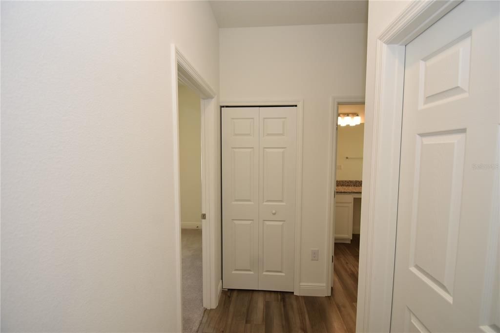 出租: $2,500 (4 贝兹, 2 浴室, 2003 平方英尺)