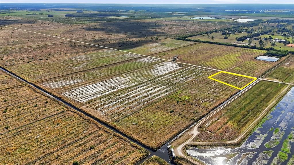 На продажу: $36,300 (2.03 acres)