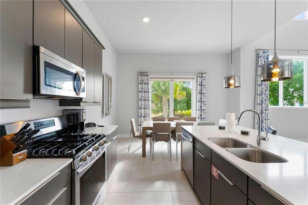 На продажу: $490,000 (4 спален, 3 ванн, 2630 Квадратных фут)