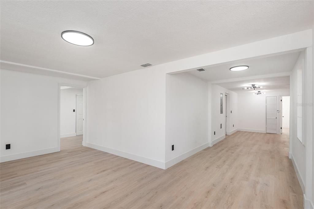 待售: $325,000 (3 贝兹, 2 浴室, 1424 平方英尺)