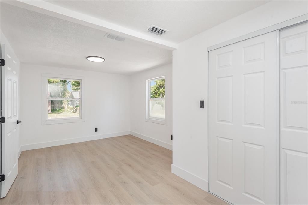 待售: $325,000 (3 贝兹, 2 浴室, 1424 平方英尺)