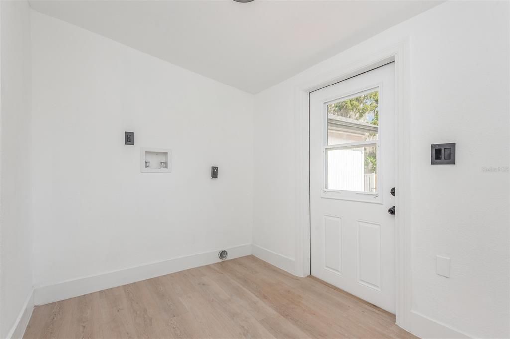 待售: $325,000 (3 贝兹, 2 浴室, 1424 平方英尺)