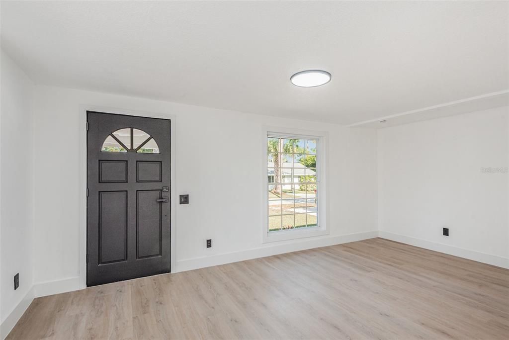 待售: $325,000 (3 贝兹, 2 浴室, 1424 平方英尺)