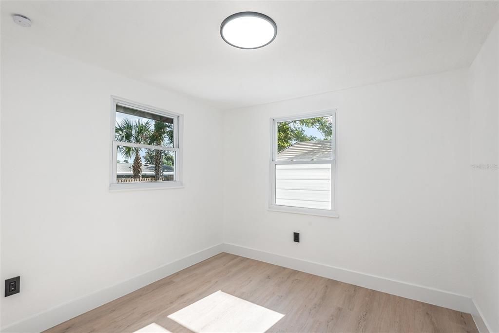 待售: $325,000 (3 贝兹, 2 浴室, 1424 平方英尺)