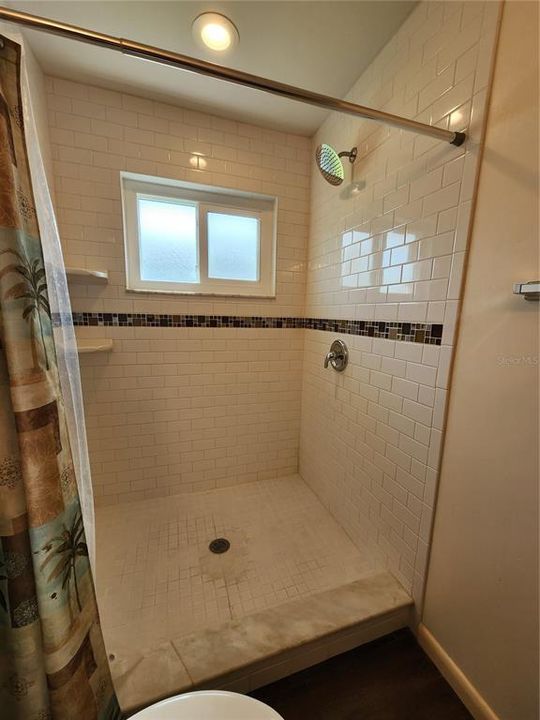 待售: $325,000 (2 贝兹, 2 浴室, 1292 平方英尺)