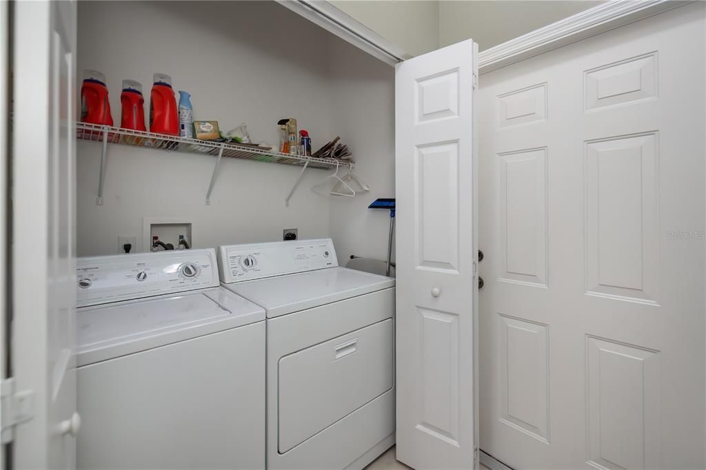 待售: $239,900 (2 贝兹, 2 浴室, 1364 平方英尺)