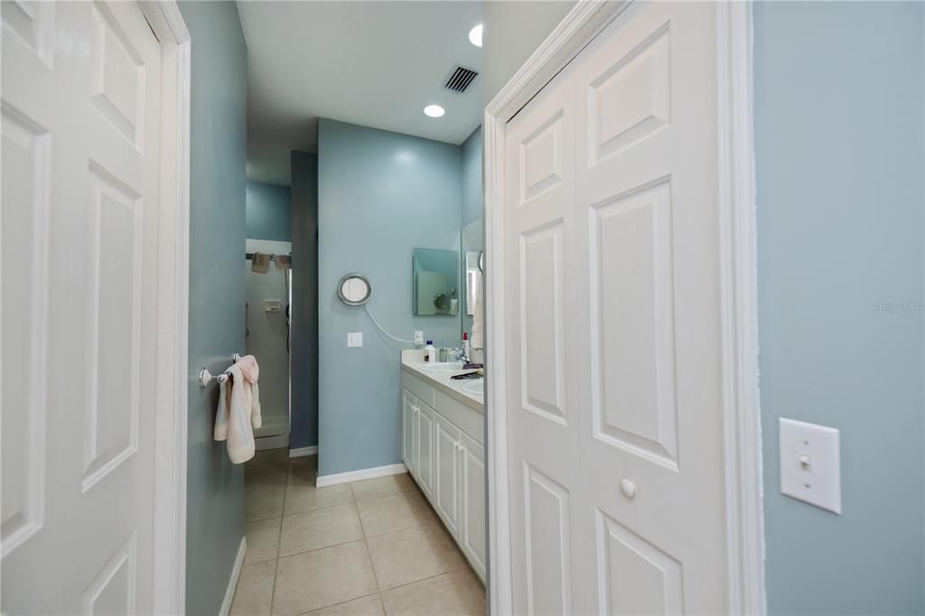 待售: $239,900 (2 贝兹, 2 浴室, 1364 平方英尺)