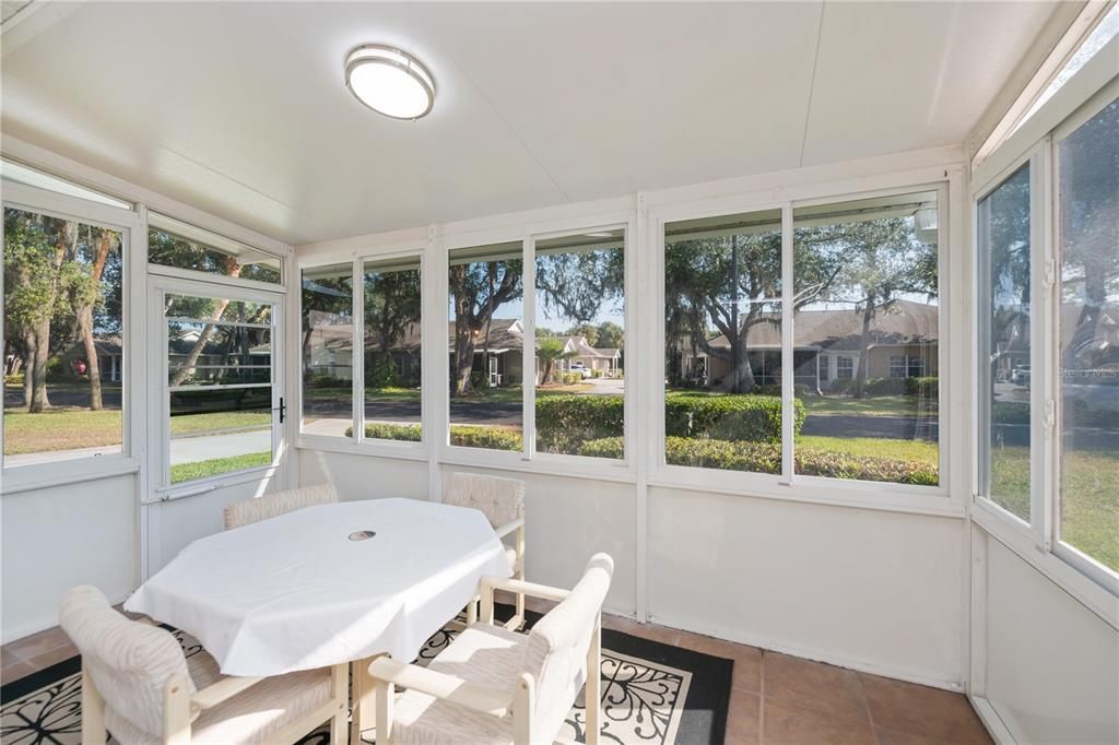 待售: $239,900 (2 贝兹, 2 浴室, 1364 平方英尺)