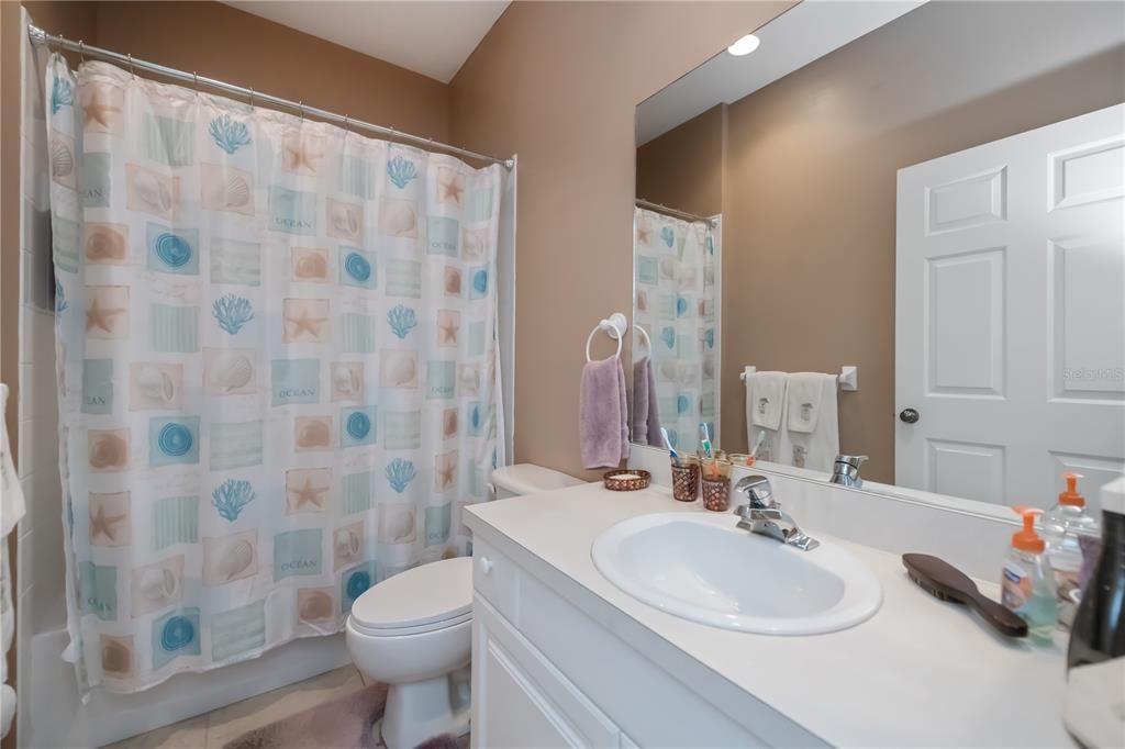 待售: $239,900 (2 贝兹, 2 浴室, 1364 平方英尺)