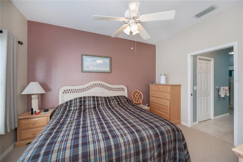 待售: $239,900 (2 贝兹, 2 浴室, 1364 平方英尺)