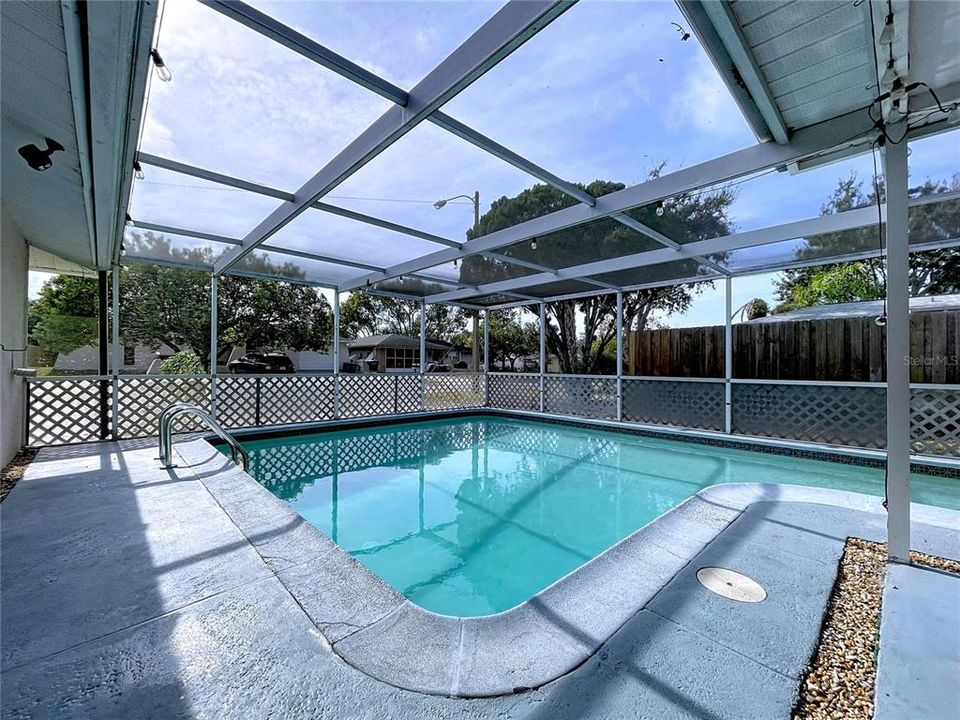 待售: $325,000 (3 贝兹, 2 浴室, 1368 平方英尺)