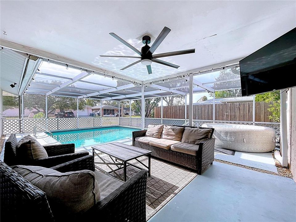 待售: $325,000 (3 贝兹, 2 浴室, 1368 平方英尺)