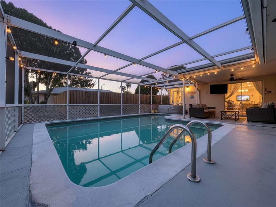 待售: $325,000 (3 贝兹, 2 浴室, 1368 平方英尺)