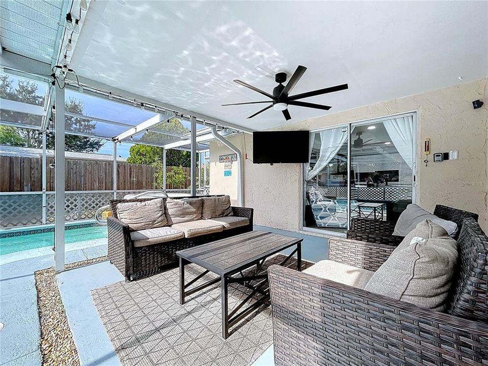 待售: $325,000 (3 贝兹, 2 浴室, 1368 平方英尺)