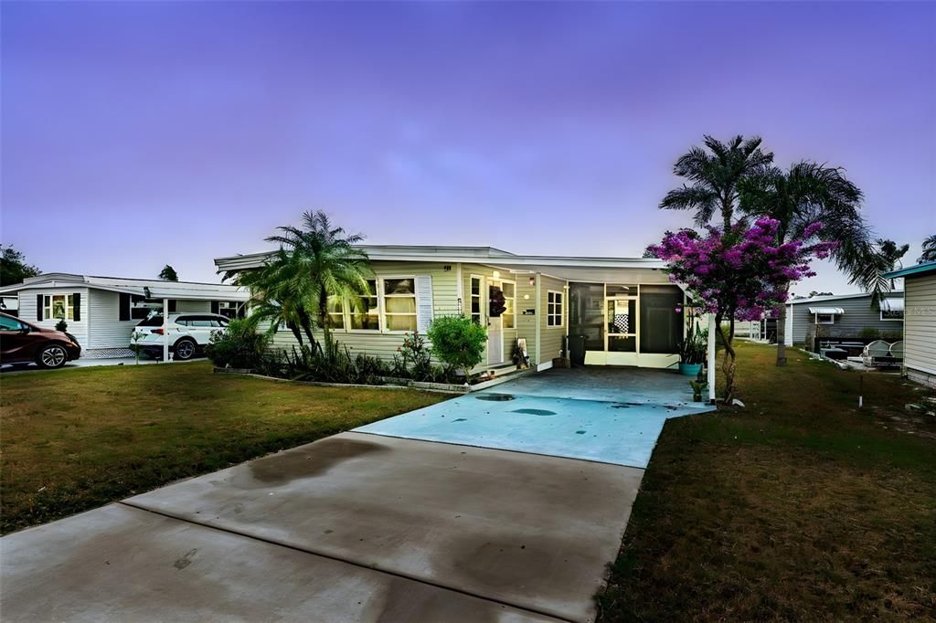 For Sale: $135,000 (2 beds, 2 baths, 912 Square Feet)