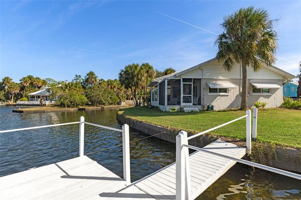 For Sale: $455,000 (2 beds, 2 baths, 1653 Square Feet)