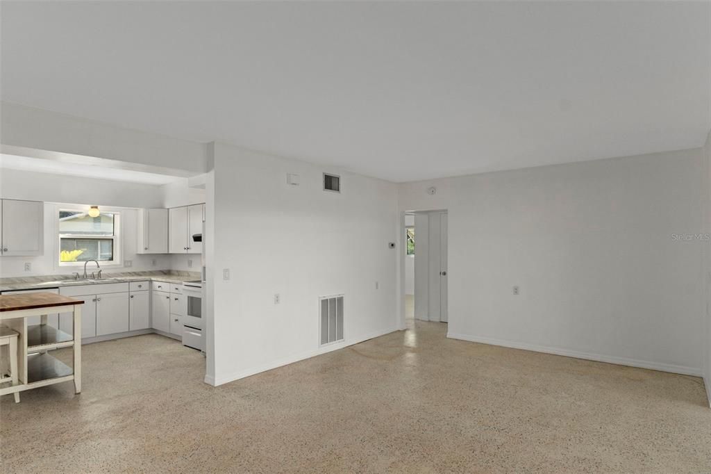 For Sale: $455,000 (2 beds, 2 baths, 1653 Square Feet)