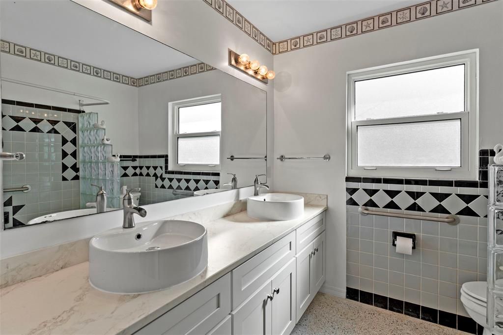 For Sale: $455,000 (2 beds, 2 baths, 1653 Square Feet)