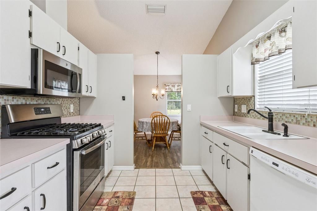 待售: $259,900 (2 贝兹, 2 浴室, 1522 平方英尺)