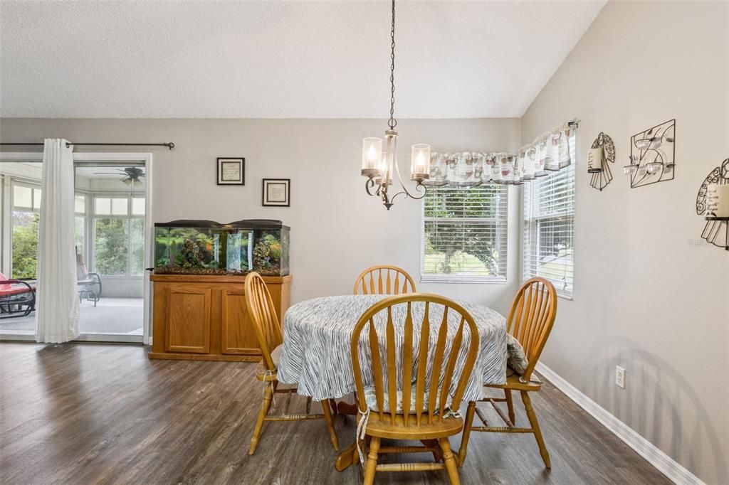 待售: $259,900 (2 贝兹, 2 浴室, 1522 平方英尺)