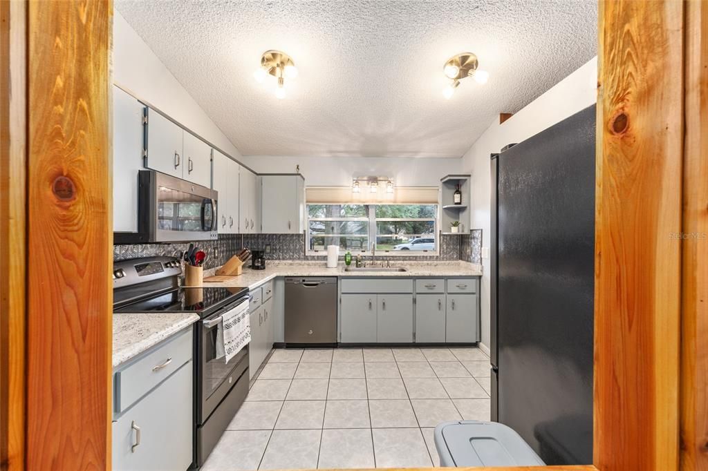 For Rent: $1,500 (2 beds, 2 baths, 1577 Square Feet)