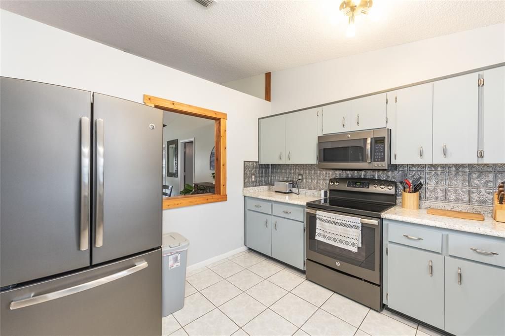 For Rent: $1,500 (2 beds, 2 baths, 1577 Square Feet)