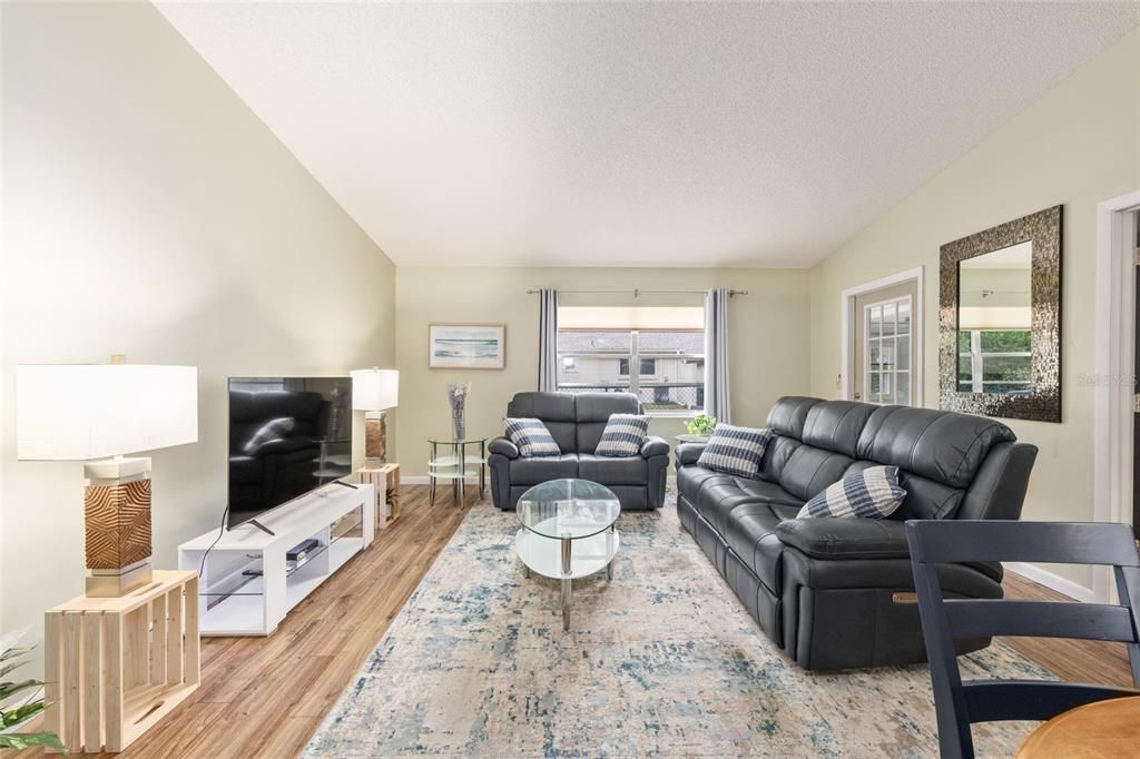 For Rent: $1,500 (2 beds, 2 baths, 1577 Square Feet)