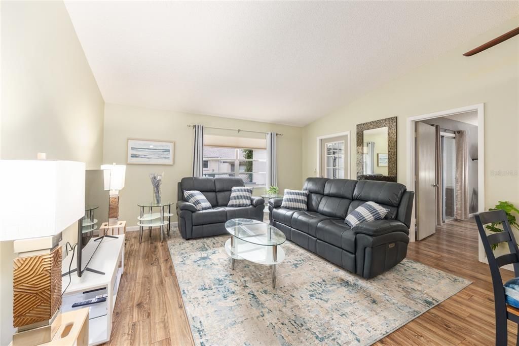 For Rent: $1,500 (2 beds, 2 baths, 1577 Square Feet)