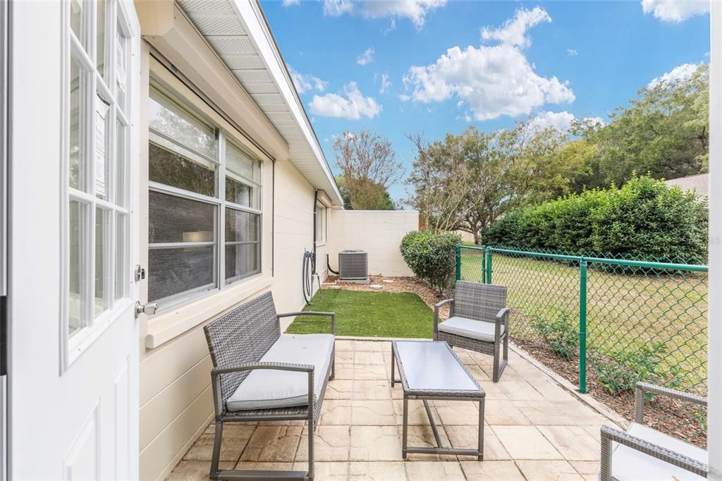 For Rent: $1,500 (2 beds, 2 baths, 1577 Square Feet)