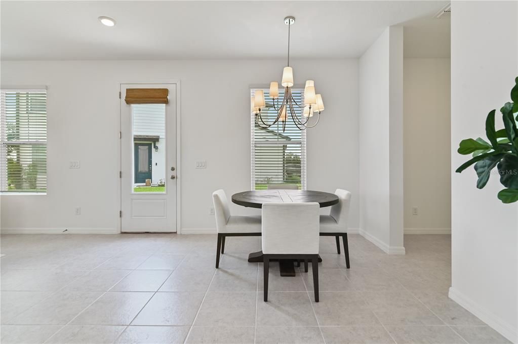 En Venta: $359,900 (3 camas, 2 baños, 2160 Pies cuadrados)