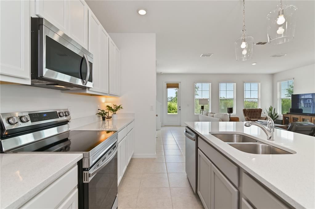 En Venta: $359,900 (3 camas, 2 baños, 2160 Pies cuadrados)