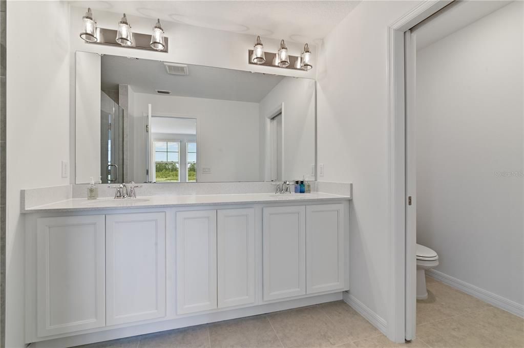 En Venta: $359,900 (3 camas, 2 baños, 2160 Pies cuadrados)