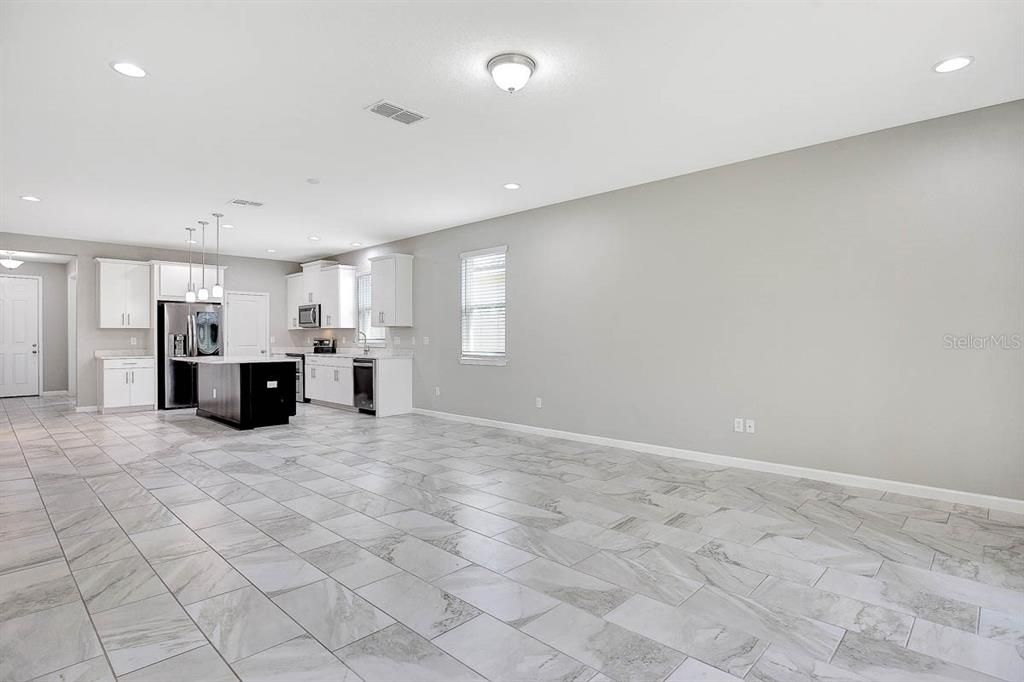 En Renta: $2,700 (3 camas, 2 baños, 2017 Pies cuadrados)