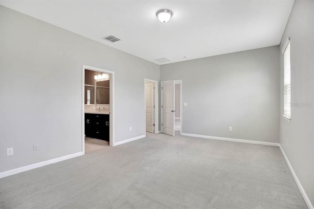 En Renta: $2,700 (3 camas, 2 baños, 2017 Pies cuadrados)