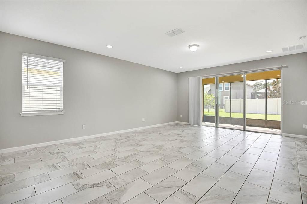 En Renta: $2,700 (3 camas, 2 baños, 2017 Pies cuadrados)