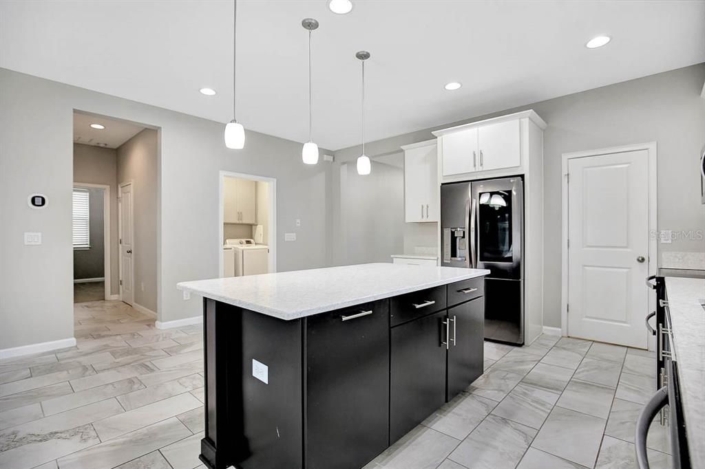 En Renta: $2,700 (3 camas, 2 baños, 2017 Pies cuadrados)